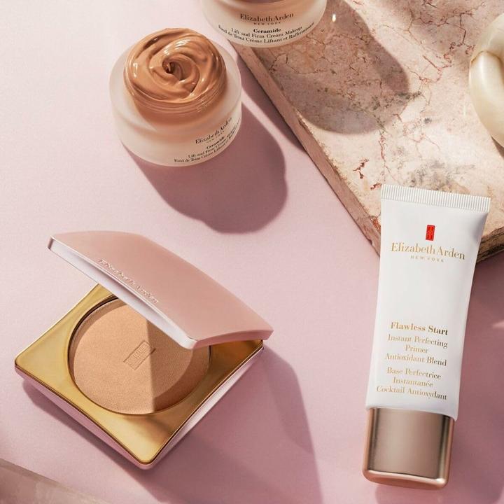 Produktbild Elizabeth Arden Flawless Finish Skincaring Pressed Powder Mattifying Makeup 9.9g Light (Light)