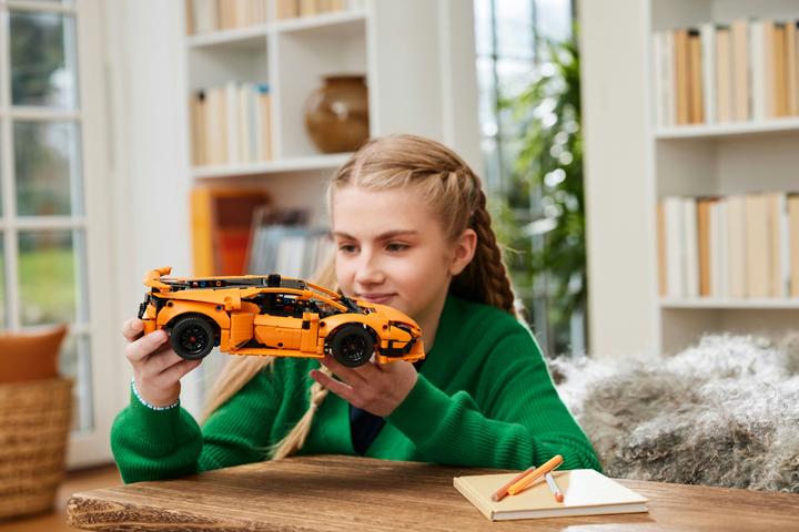 Immagine prodotto LEGO Lamborghini Huracán in versione tecnica (42196, LEGO Technic, Set LEGO rari)
