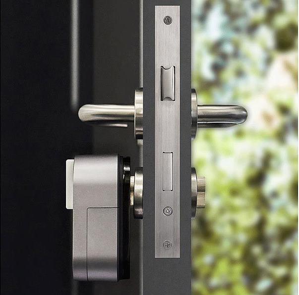 Actual product image VisorTech Smart motorised door lock drive with Bluetooth and app (Smartphone)