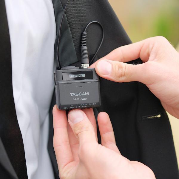 Produktbild Tascam DR-10L Pro Lavalier-Recorder mit Adapter (Handheld)