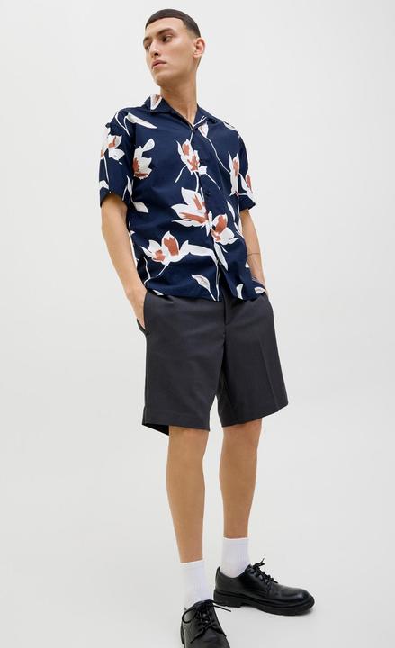 Actual product image Jack & Jones Relaxed Fit Shorts Shorts (M)