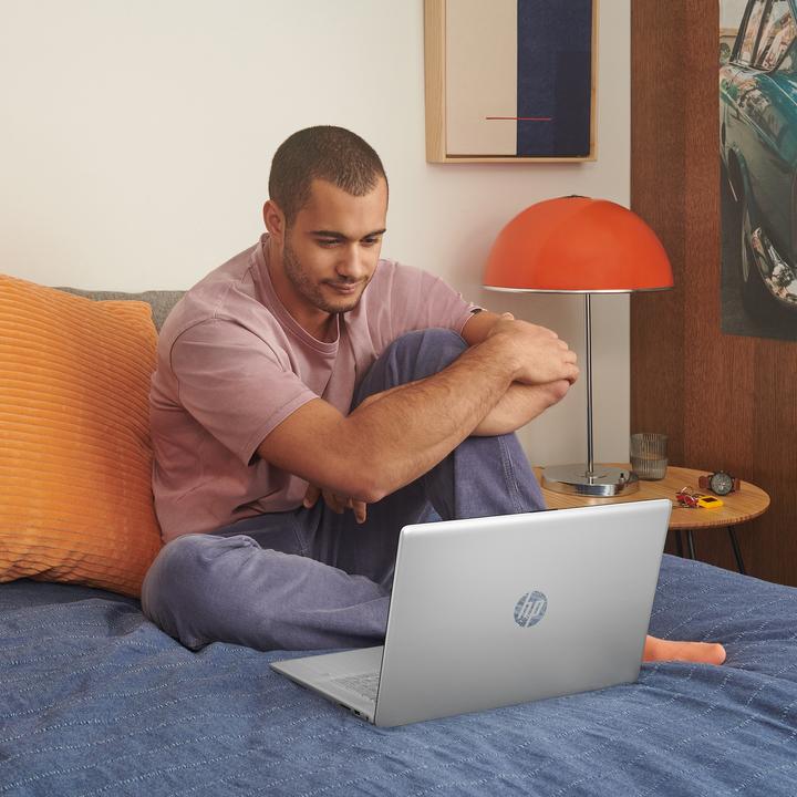 Produktbild HP 17-cp0557ng (17.30", AMD Ryzen 5 5500U, 8 GB, 256 GB, DE)