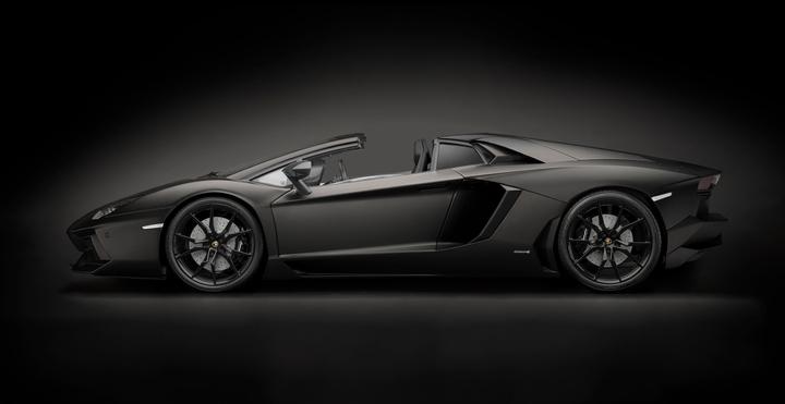 Immagine prodotto Pocher Lamborghini Aventador LP700-4 Roadster Nero Nemesis