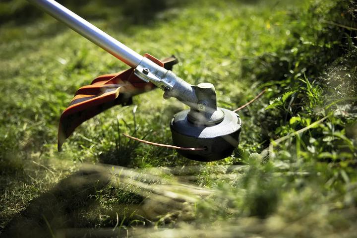 Actual product image Husqvarna 325IL (Trim line)