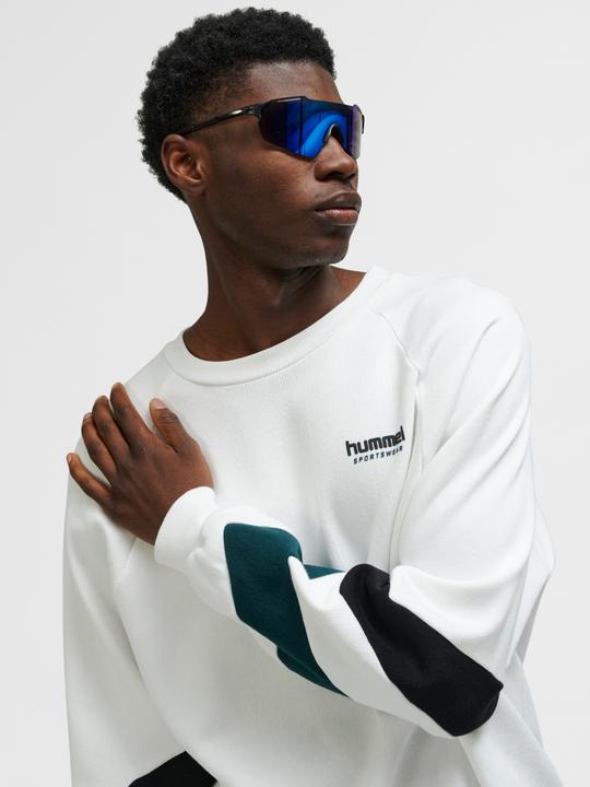 Actual product image hummel Hmloversized Crew Sportswear (M)