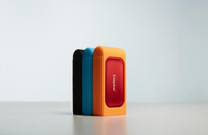 Produktbild Kingston XS SSD Rubber Sleeve 3 Pack - Black Blue Orange