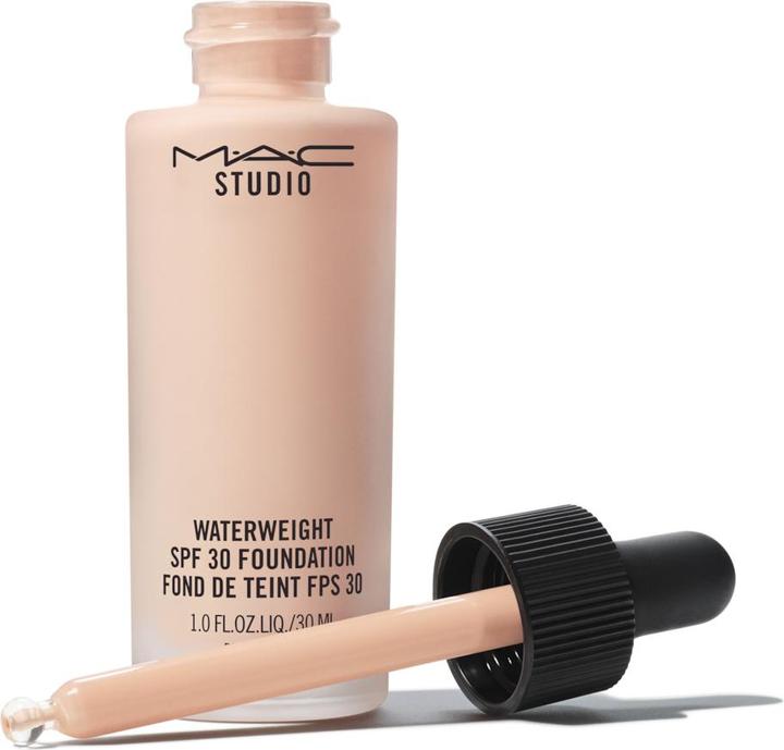 Actual product image MAC Cosmetics Studio Waterweight (NW13)