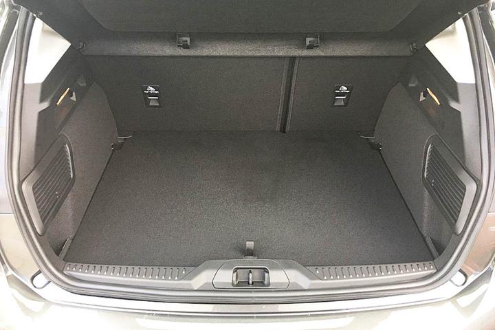 Produktbild ProPlus Kofferraumwanne für Ford Focus Limousine ab 2018 bis heute (erhöhte Ladefläche)