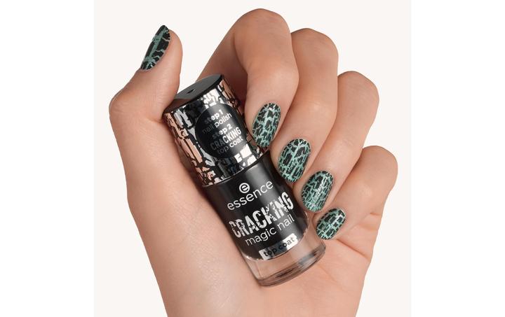 Produktbild essence Cracking Magic Nail Top Coat 01 Crack me up (Schwarz, Top Coat)