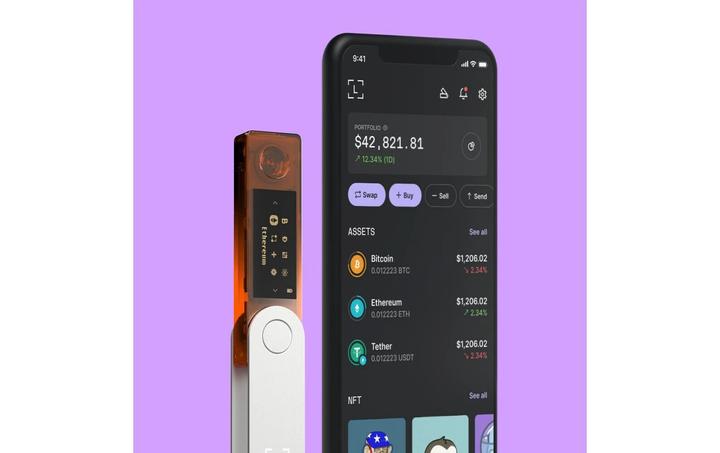 Image du produit Ledger Nano X - Orange (Lithécoïne, Se dépêcher, Bitcoin, Dogecoin, Ethereum Classic)