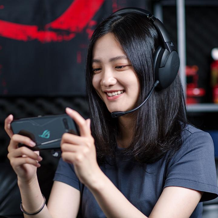 Actual product image ASUS ROG Strix Go 2.4 (Wireless)