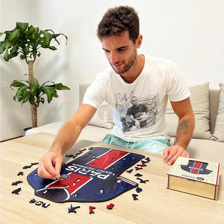 Actual product image Iconic PSG FC - Jersey - Wooden Puzzle Size S (150 pieces) (150 pieces)