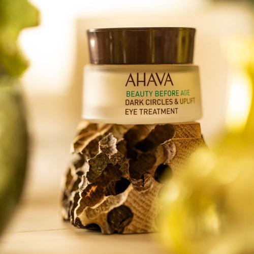 Produktbild Ahava Dark Circles und Uplift Eye Treatment (Crème, 15 ml, Tag + Nacht)