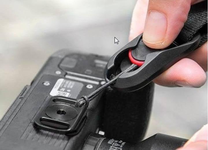 Actual product image Peak Design slide lite (Shoulder strap, Neck belt, Wrist strap)