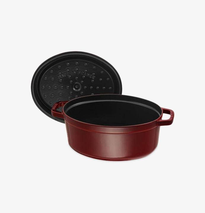 Produktbild Staub Bräter oval dunkelrot (29 cm, Bräter + Schmortopf, Gusseisen)