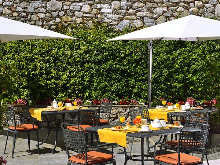 Immagine prodotto Smartbox Due cuori sul Lago Maggiore: 1 notte romantica con cena al Castello dal Pozzo 5* (2 pers.)