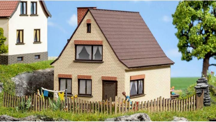 Produktbild Noch H0 Kleines Siedlungshaus