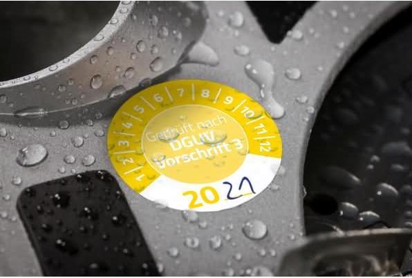 Actual product image Avery Test badges
