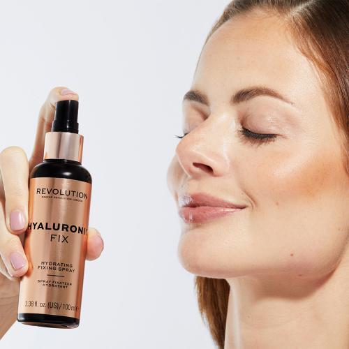 Produktbild Makeup Revolution Hyaluronic Fix