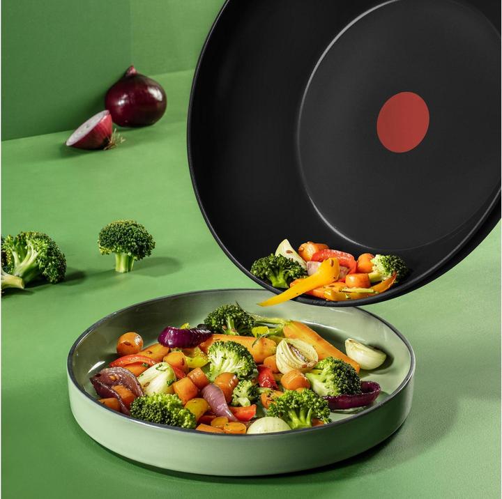 Immagine prodotto Tefal Padella Wok Padella Renew Black On 28 cm (28 cm, Wok, Alluminio, Ceramica)