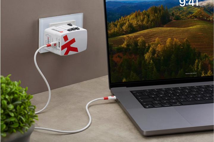 Actual product image Skross World USB Charger AC65PD