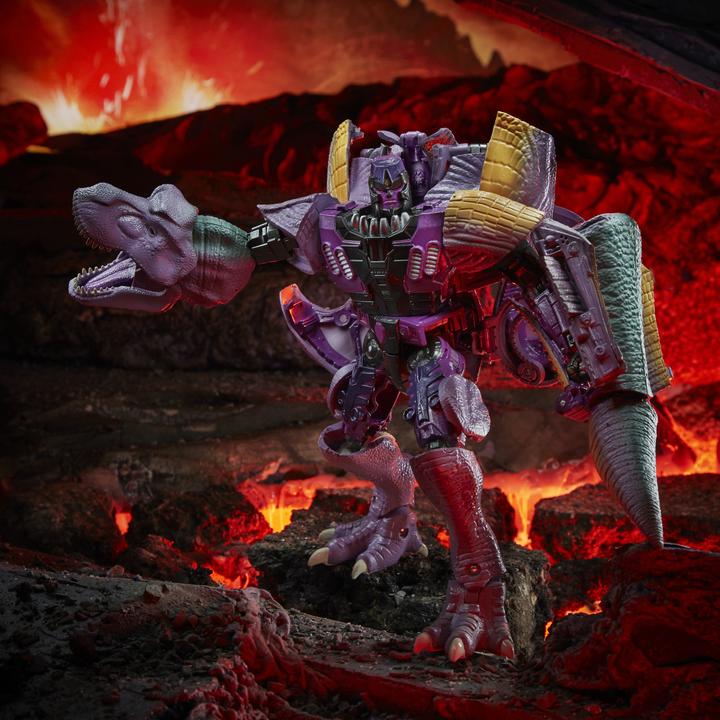 Actual product image Hasbro Transformers Toys Generations War for Cybertron: Kingdom Leader WFC-K20 Ultra Magnus