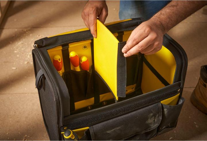 Actual product image Stanley Tool case with wheels (1 pieces)