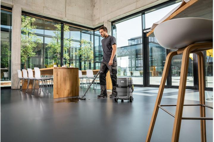 Actual product image Kärcher Professional Rechargeable wet and dry vacuum cleaner, 22/1 Ap Bp L, battery powered. (Wet dry vacuum cleaner)