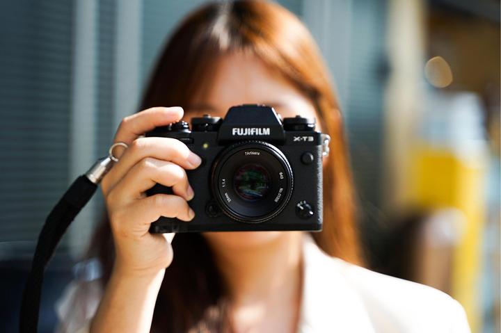 Actual product image 7artisans Fixed focal length 35mm F/1.4 - Canon RF (Canon RF, APS-C / DX)