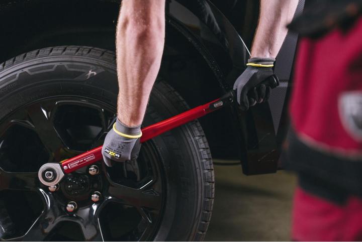 Actual product image Gedore Red Torque spanner Working/measuring range N-m (min/max) 40-200 N-m (1/2", 40 Nm, 200 Nm)
