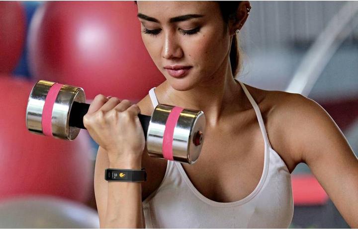 Actual product image Technaxx TX-HR7 Fitness Tracker With Integrated Pulse Function Uni Black (20 mm)
