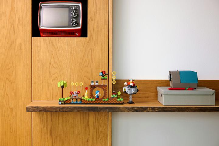 Actual product image LEGO Sonic the Hedgehog - Green Hill Zone (21331, LEGO Ideas)