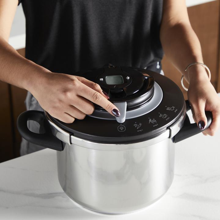 Produktbild Tefal Clipso+ Chef 6L Schnellkochtopf (22 cm, Dampfkochtopf, Edelstahl)