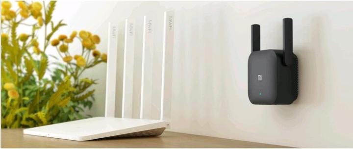 Actual product image Xiaomi Wi-Fi Range Extender Pro (300 Mbit/s)