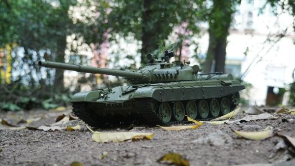 Actual product image Es-toys Heng Long RC Tank Russian T-72 (RTR Ready-to-Run)