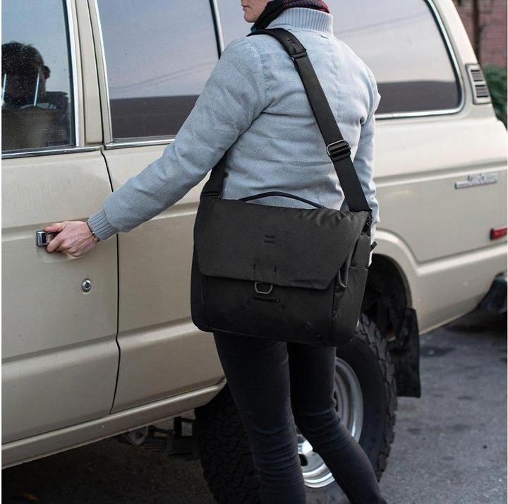 Actual product image Peak Design Everyday Messenger (Camera shoulder bag, 13 l)