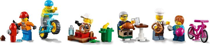 Actual product image LEGO Shopping street with shops (60306, LEGO City)