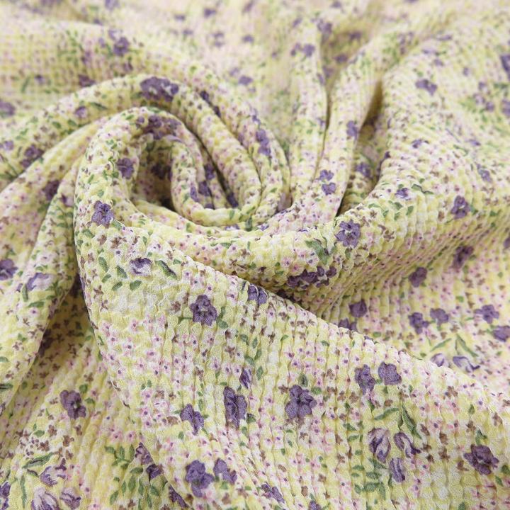 Image du produit Stoffrestposten Mousseline de soie plissée - Fleurs éparpillées sur jaune pastel - vente minimale : 1 mètre