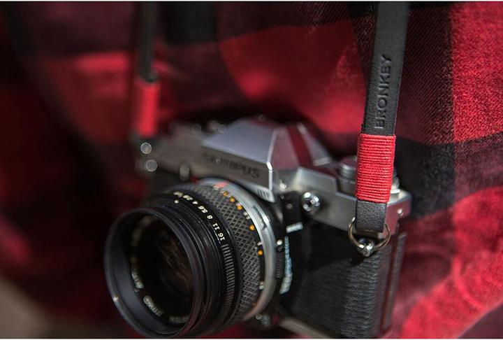 Actual product image Bronkey Tokyo 101 - Schwarz & Rot, 95 cm Leather strap, 95 cm