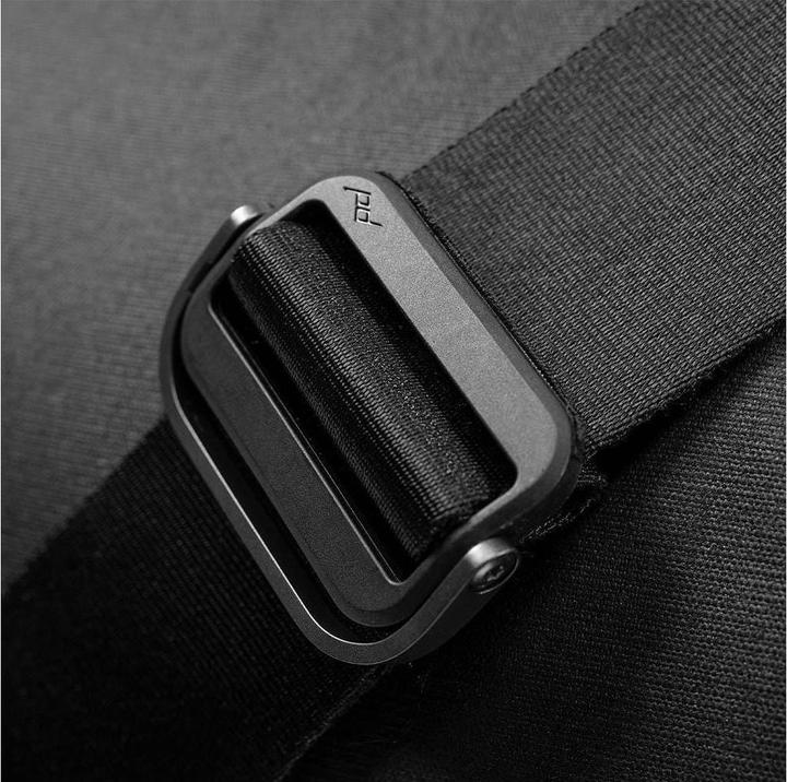 Actual product image Peak Design Everyday Messenger (Camera shoulder bag, 13 l)