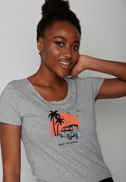 Actual product image Greenbomb Women's Nature Beach Trip Loves T-Shirt (XS)