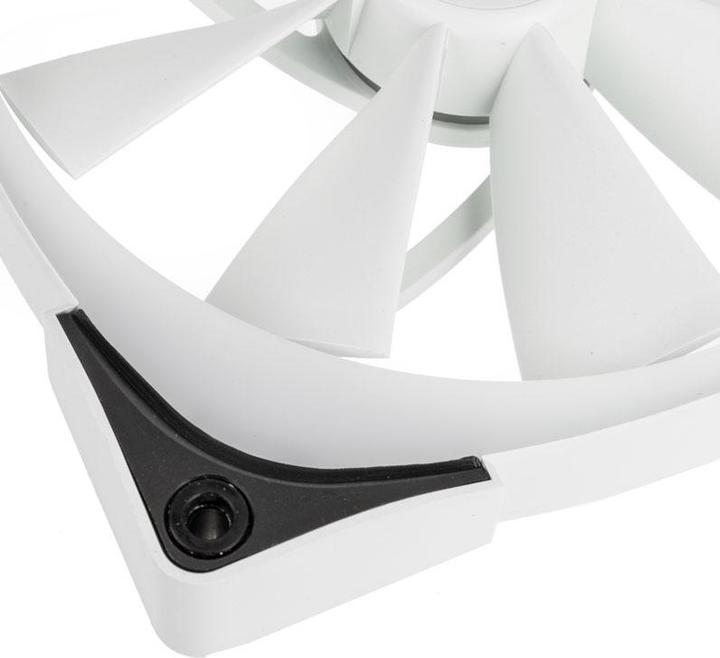 Actual product image NZXT Aer RGB 2 (140 mm, 1 x)