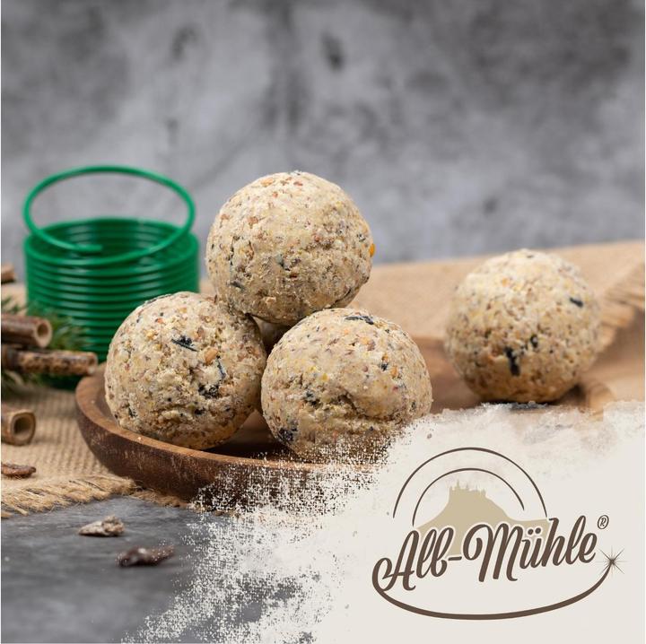 Produktbild Lyra Pet Meisenknödel aus der ALB-MÜHLE ohne Netz Vollkorn & Früchte + 2 Spender (150 x)