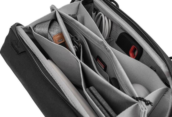 Actual product image Peak Design Tech Pouch (Camera accessory bag, 2 l)