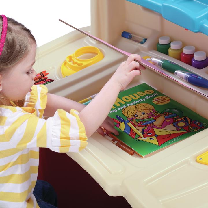 Actual product image Step2 Deluxe Art Master Desk (Kids table)