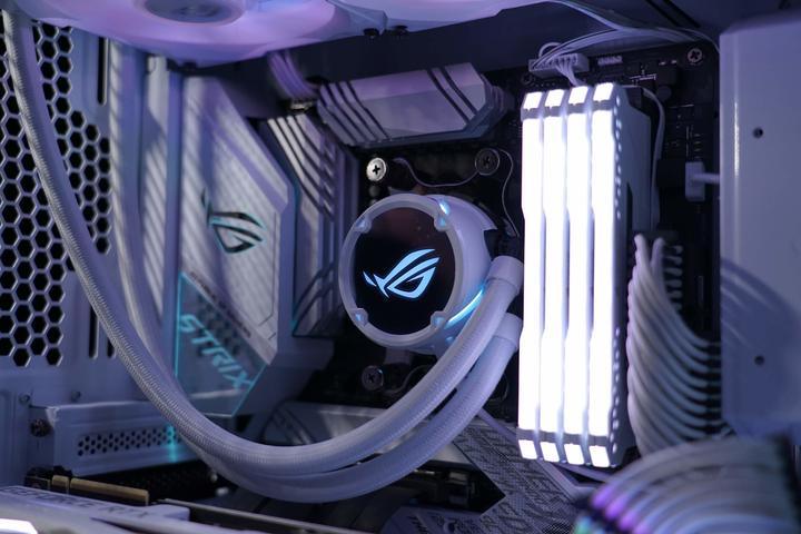Immagine prodotto ASUS ROG Strix LC 360 RGB White Edition Raffreddamento ad acqua completo