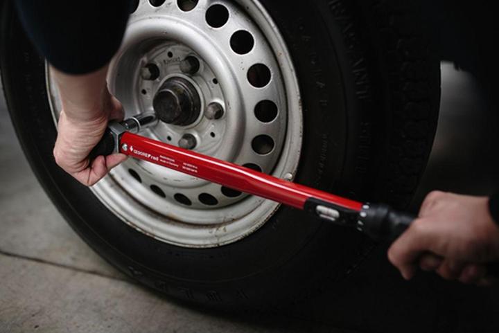Actual product image Gedore Red Torque spanner Working/measuring range N-m (min/max) 40-200 N-m (1/2", 40 Nm, 200 Nm)