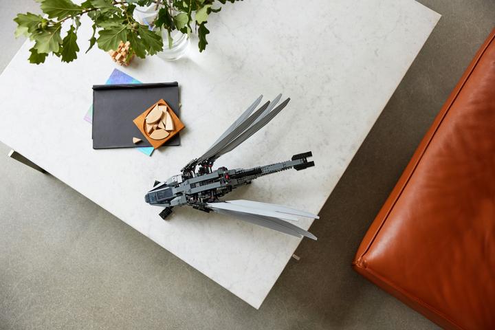 Actual product image LEGO Dune Atreides Royal Ornithopter (10327, LEGO Icons)