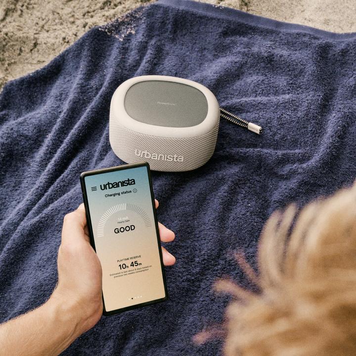 Image du produit Urbanista Malibu Desert Gray Enceinte portable Bluetooth avec panneau solaire (24 h, Panneau solaire)