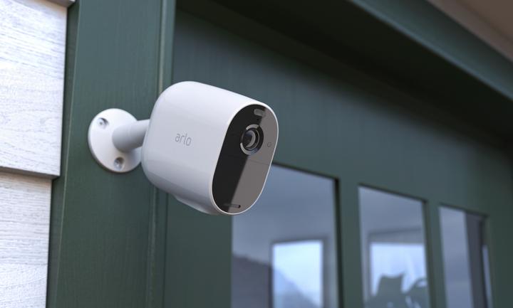 Actual product image Arlo Essential Spotlight, single camera white (1920 x 1080 Pixels)